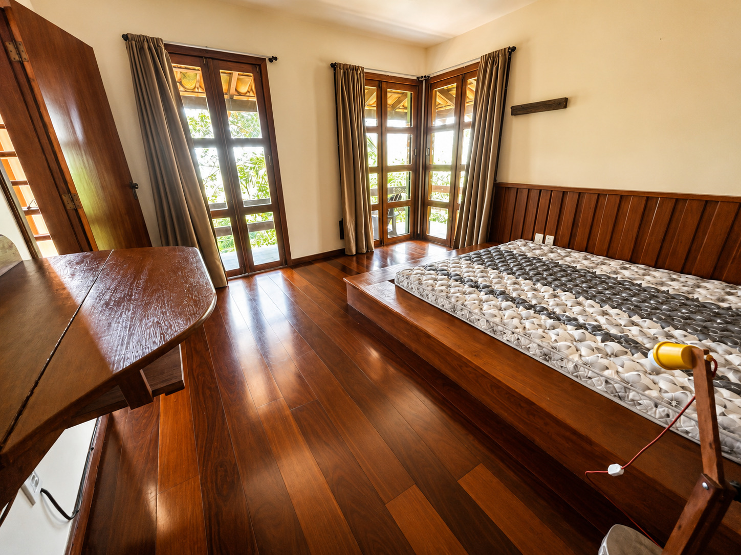 Quarto 2 com varanda e rede